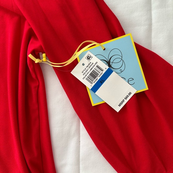 CeCe Top - Picture 2 of 2